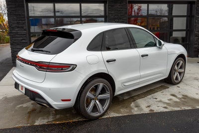 2022 Porsche Macan AWD