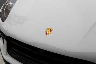 2022 Porsche Macan AWD