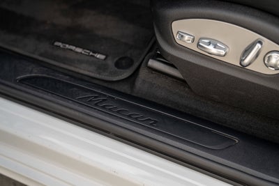 2022 Porsche Macan AWD