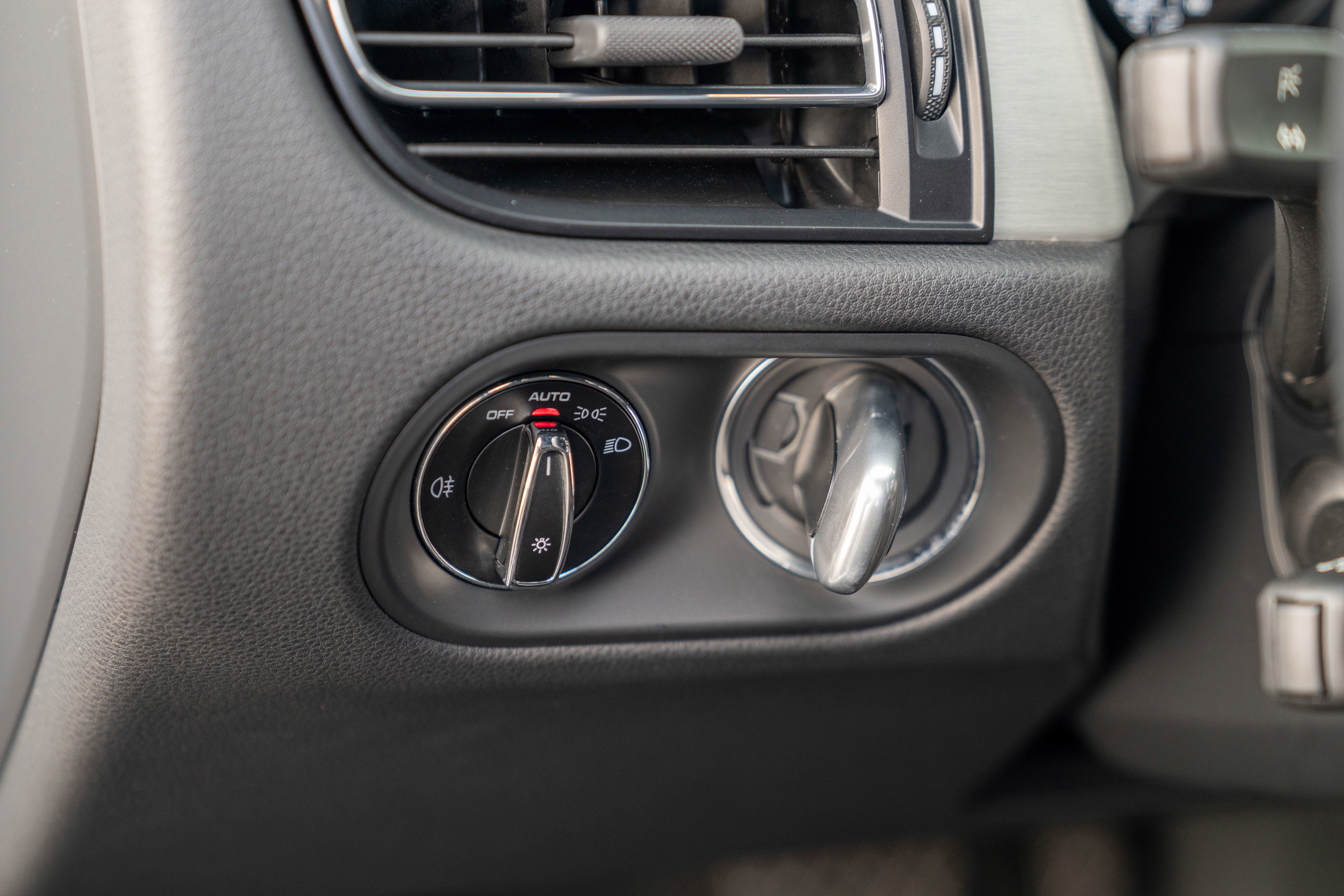 2022 Porsche Macan AWD