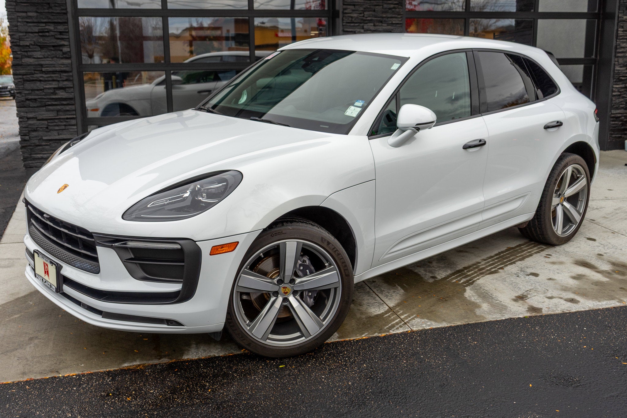 2022 Porsche Macan AWD