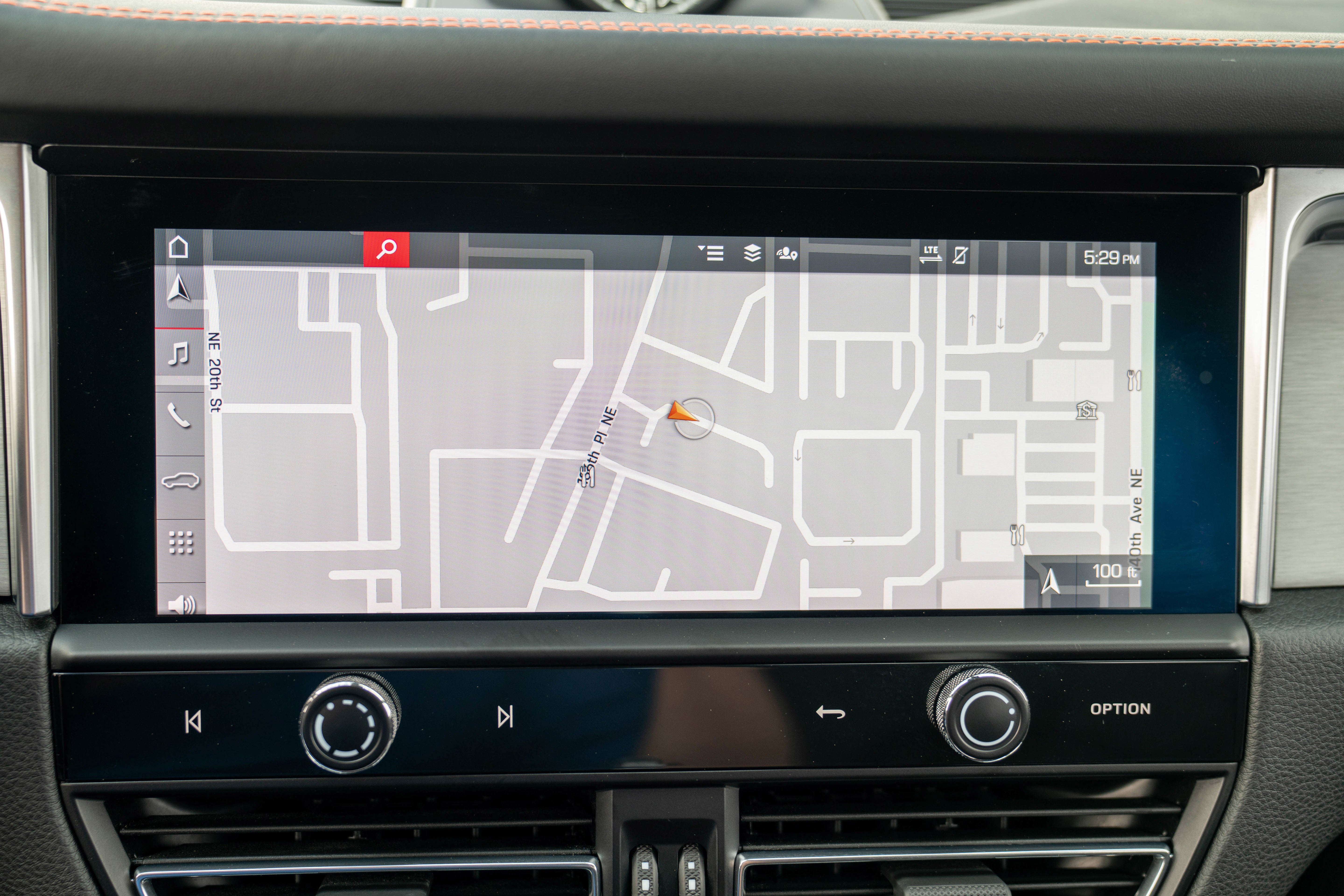 2022 Porsche Macan AWD