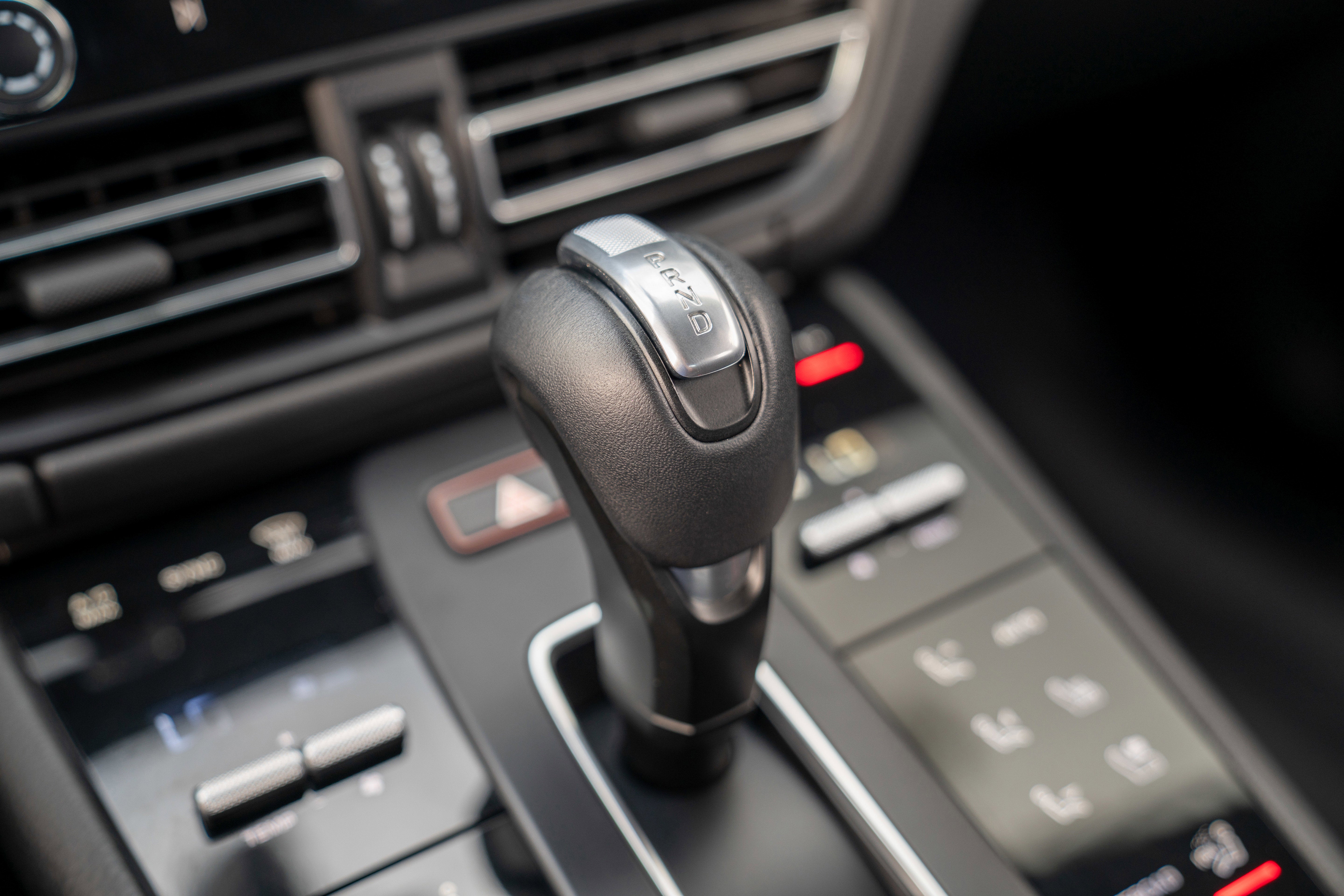 2022 Porsche Macan AWD