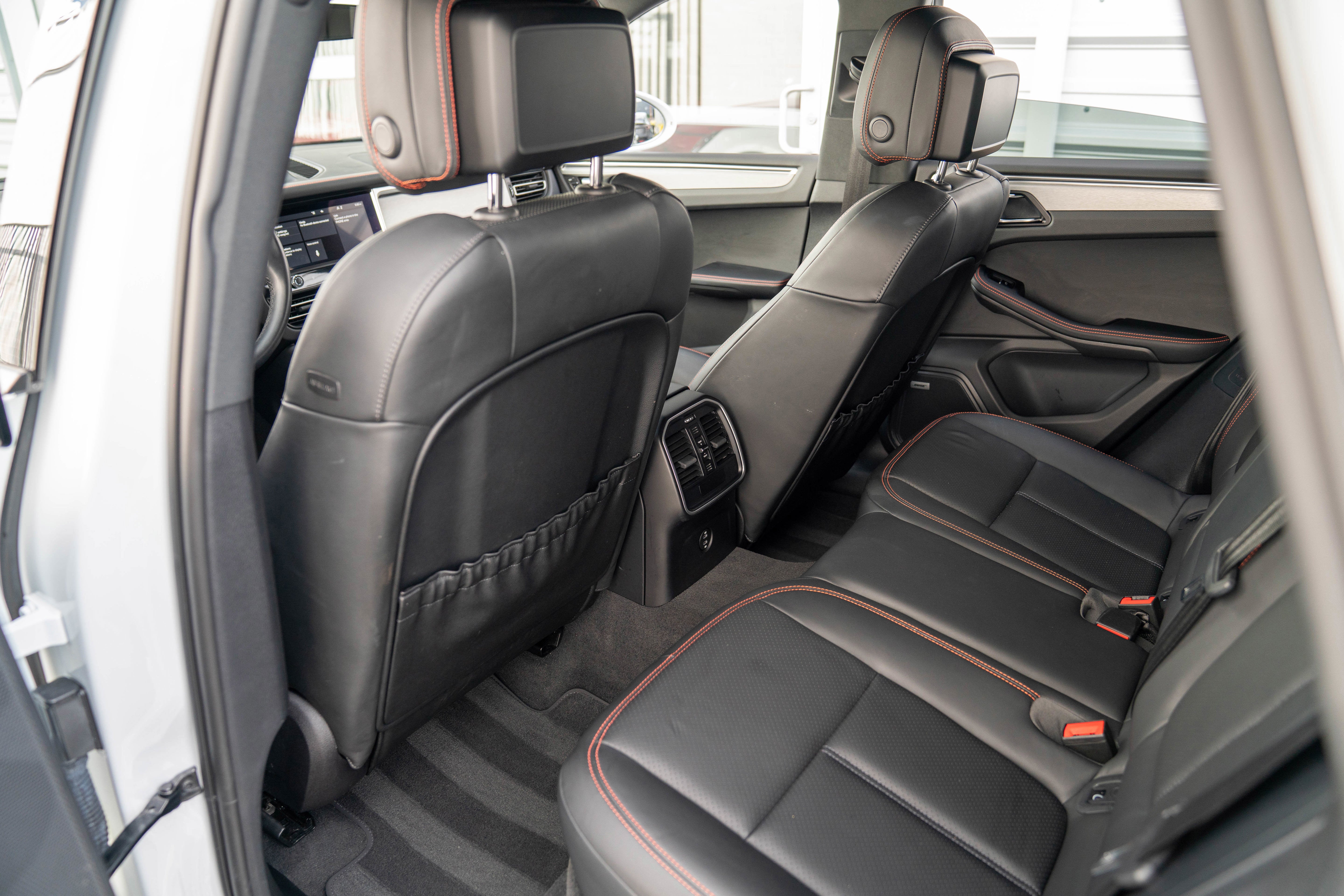 2022 Porsche Macan AWD