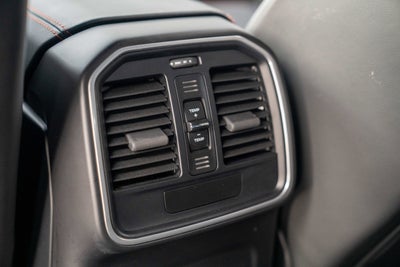 2022 Porsche Macan AWD