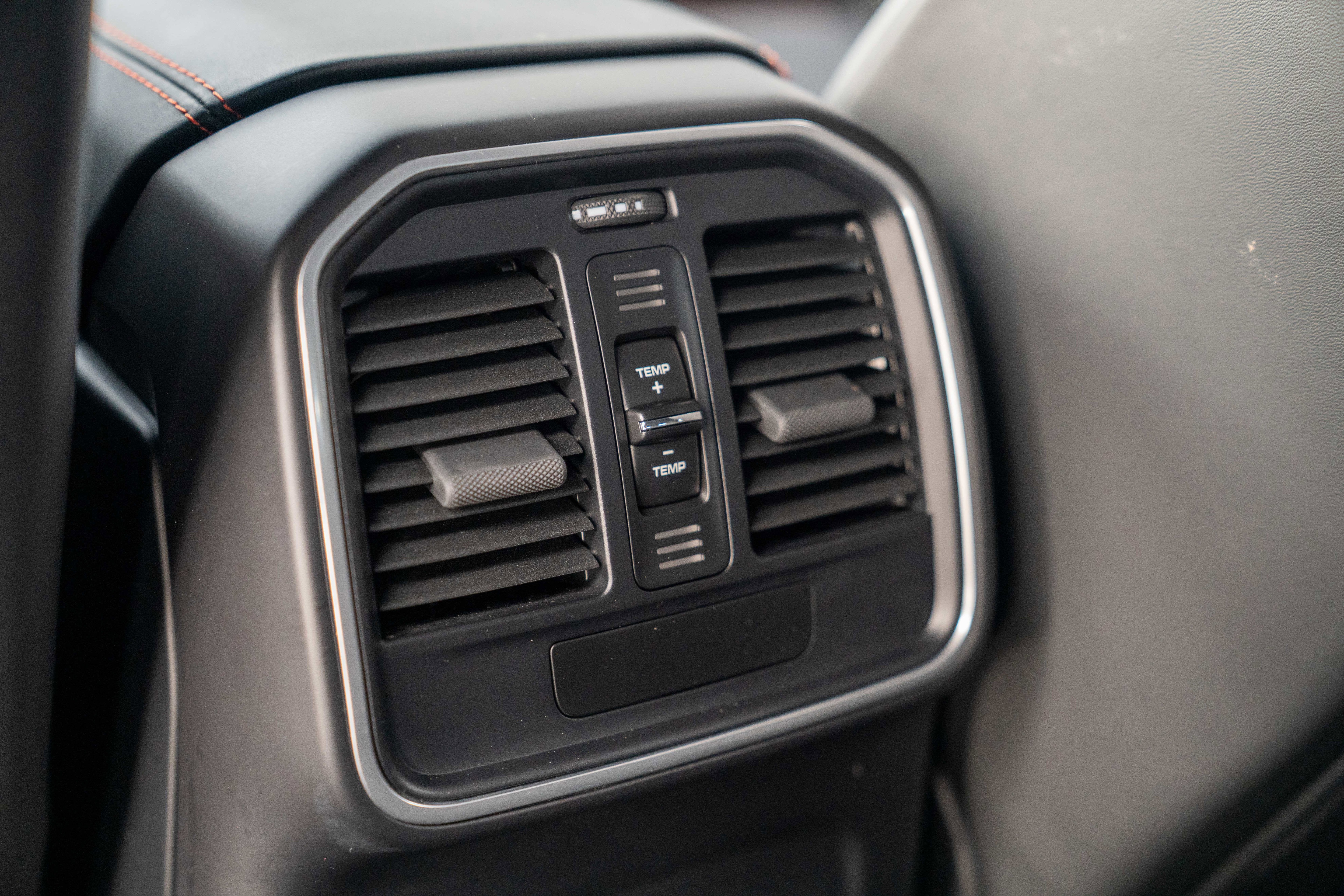 2022 Porsche Macan AWD