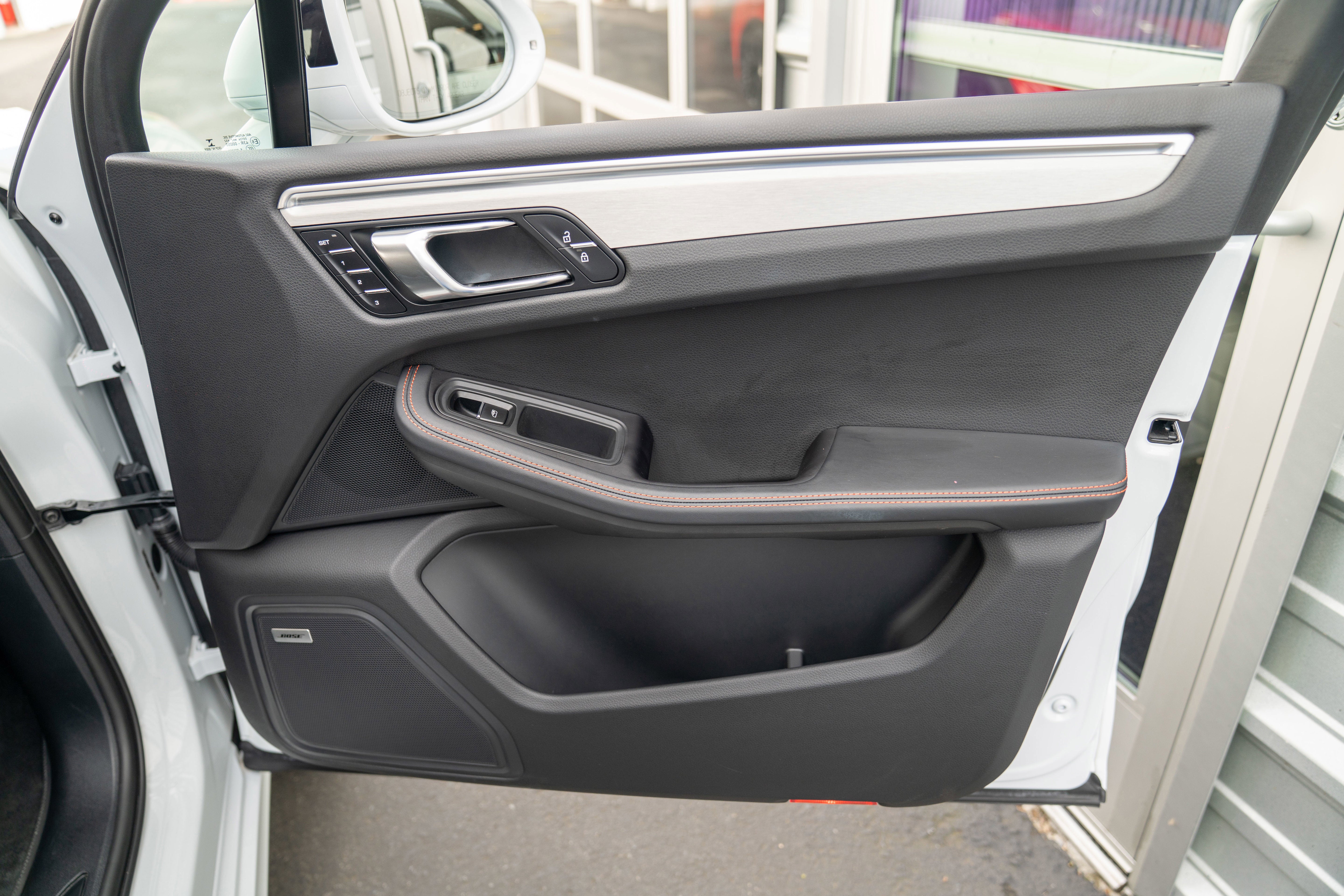 2022 Porsche Macan AWD