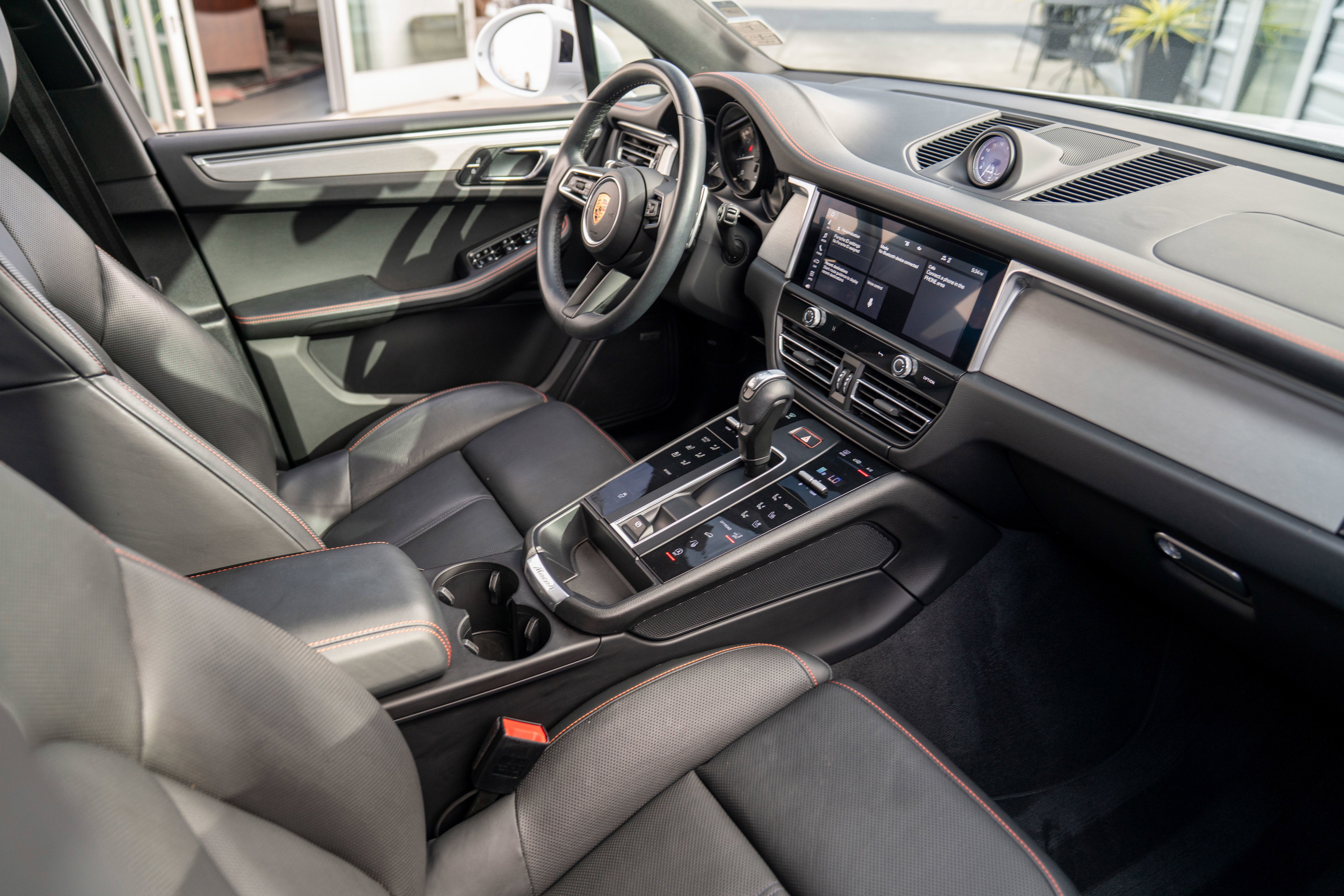 2022 Porsche Macan AWD