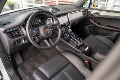 2022 Porsche Macan AWD