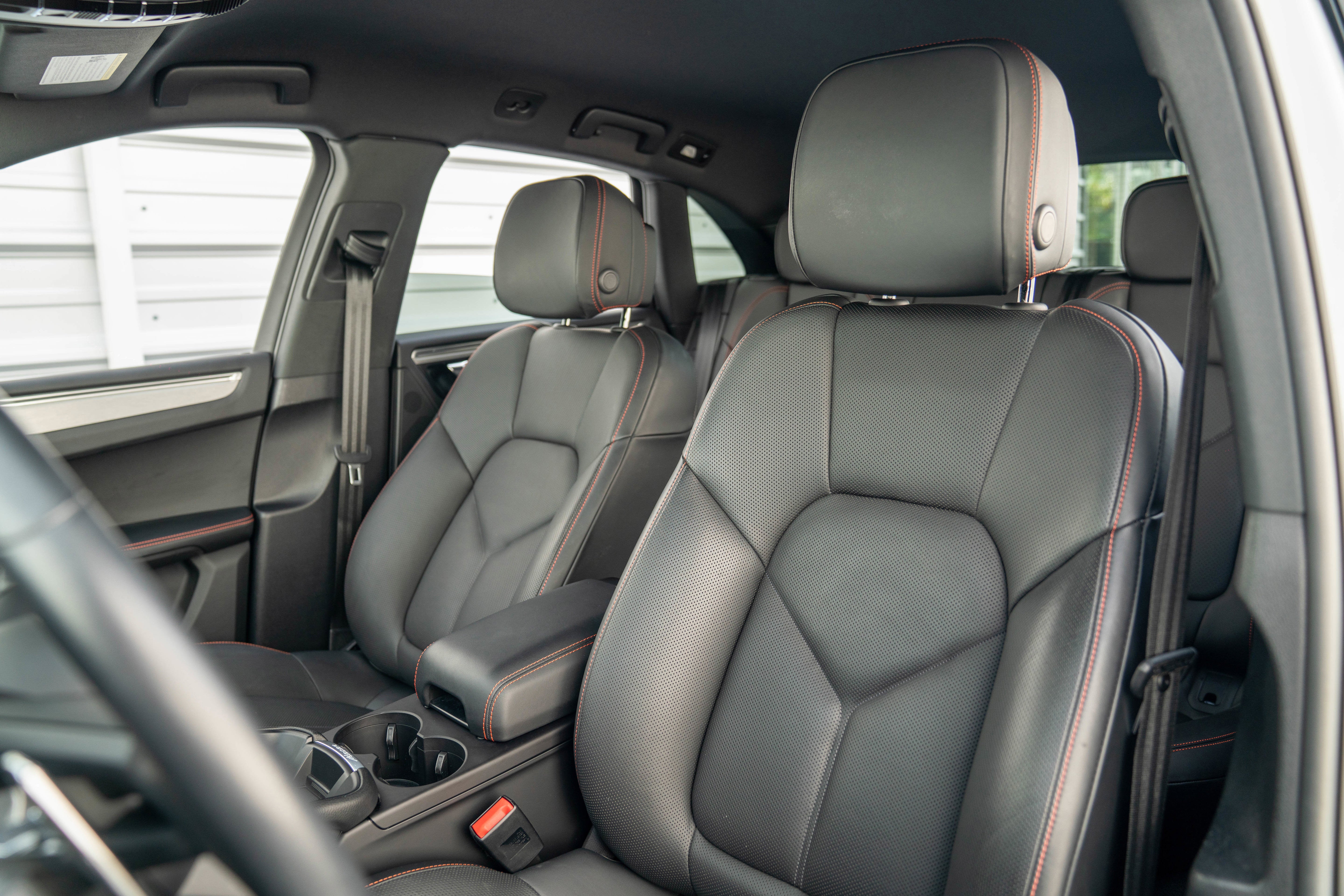 2022 Porsche Macan AWD