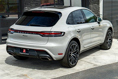 2025 Porsche Macan Base