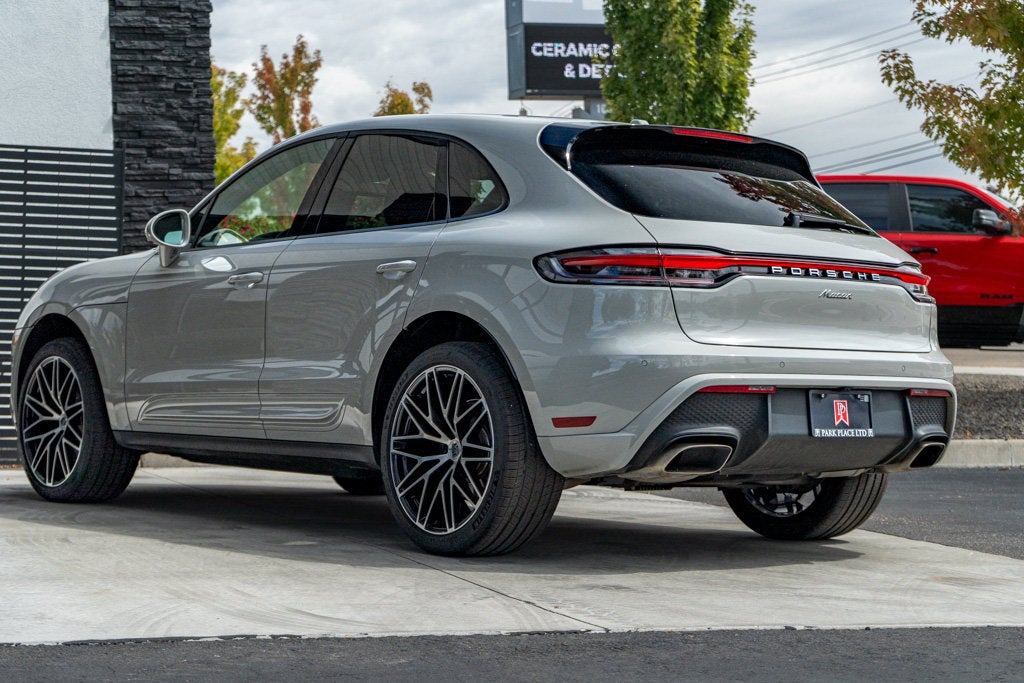 2025 Porsche Macan Base