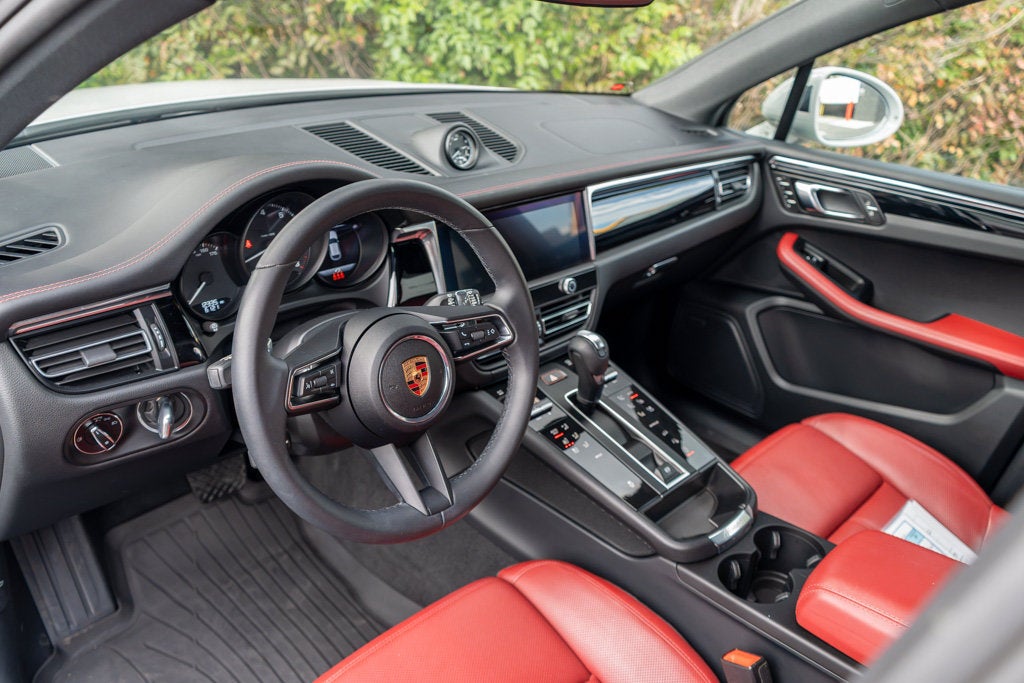 2025 Porsche Macan Base