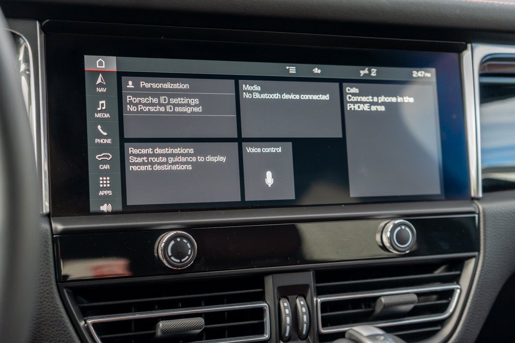 2025 Porsche Macan Base