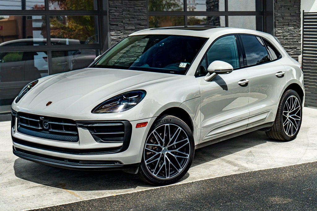 2025 Porsche Macan Base