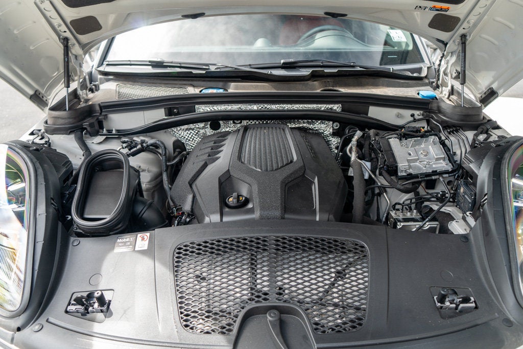 2025 Porsche Macan Base