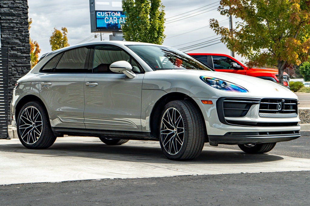 2025 Porsche Macan Base