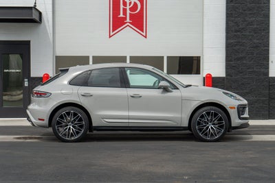 2025 Porsche Macan Base