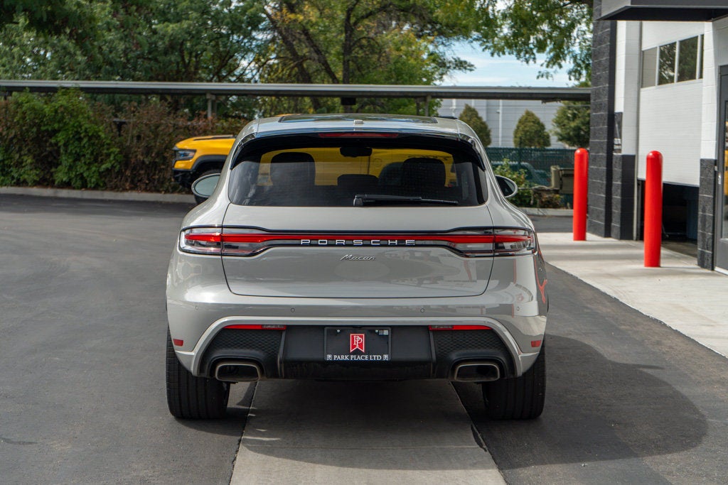 2025 Porsche Macan Base