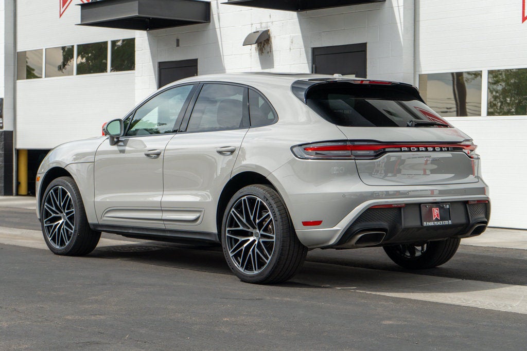 2025 Porsche Macan Base