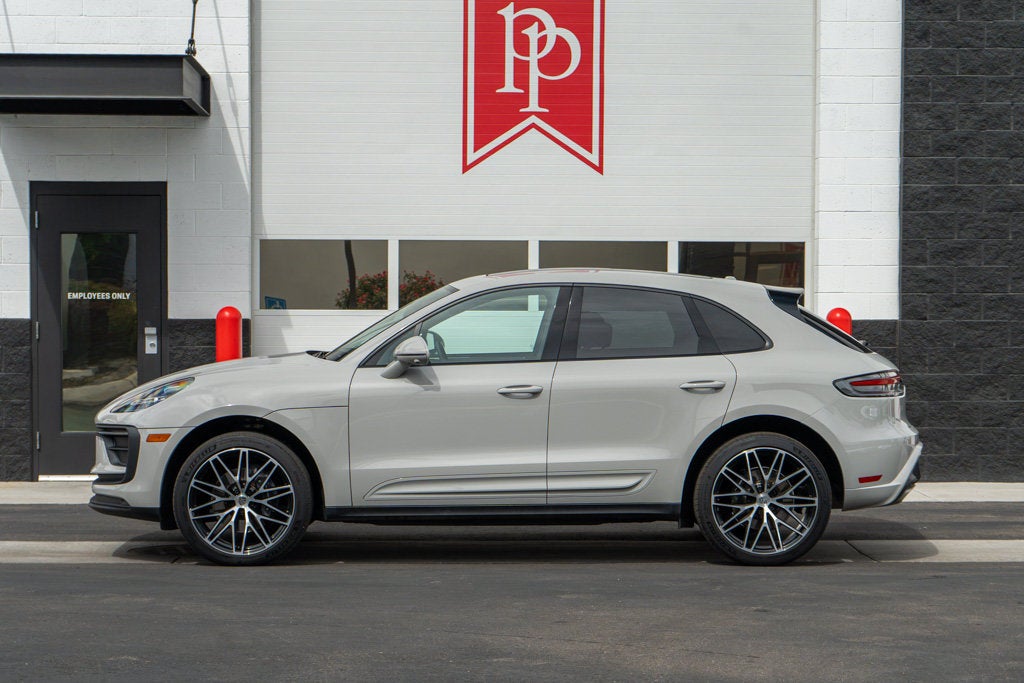 2025 Porsche Macan Base