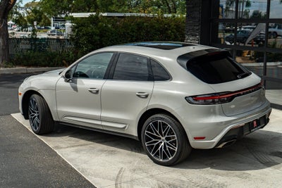 2025 Porsche Macan Base