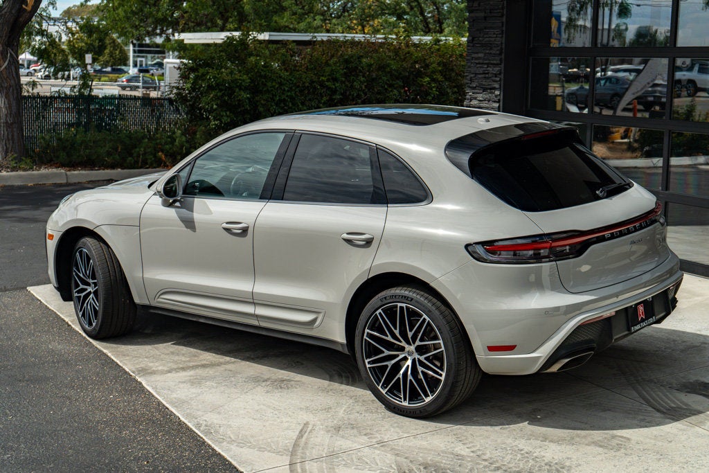 2025 Porsche Macan Base